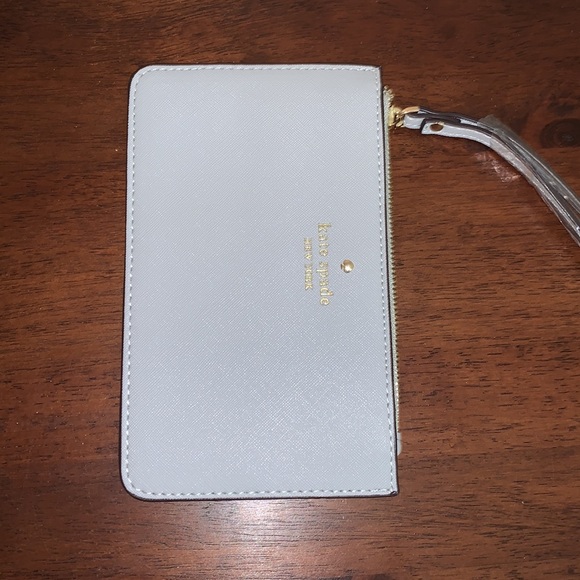 KATE SPADE NEW YORK CEDAR STREET BRAND NEW LIGHT GREY LEATHER WRISTLET - Picture 3 of 11